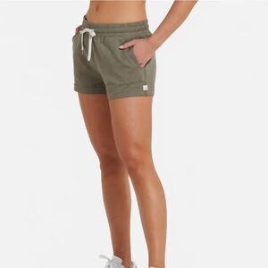 Vuori Halo Performance Short In Light Oregano